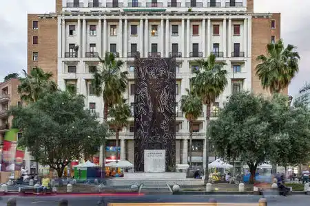 Piazza Carità - 1