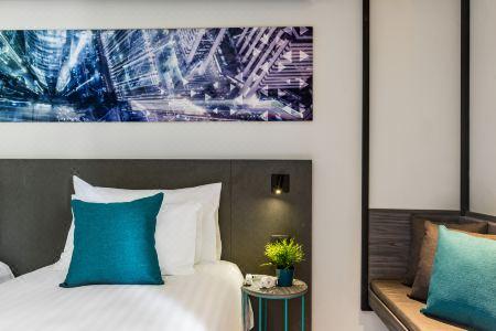 Cross Vibe Bangkok Sukhumvit - 38