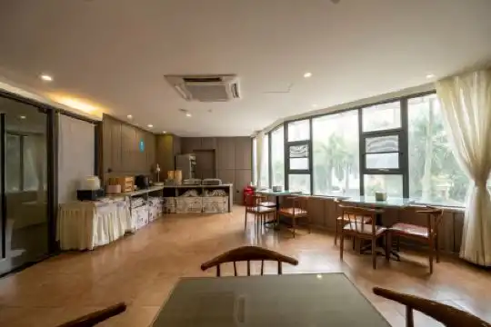 HanTing (Shenzhen Huaqiangbei Science Museum Subway Station) - 11
