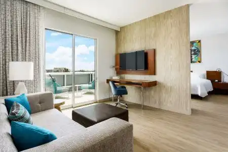 Hampton Inn & Suites by Hilton - 0