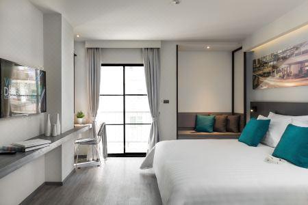 Cross Vibe Bangkok Sukhumvit - 42
