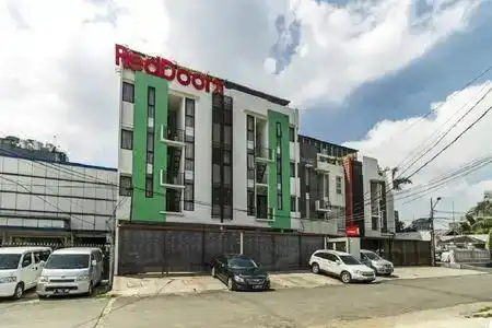 RedDoorz Plus near Plaza Indonesia - 6