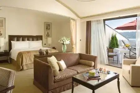 Four Seasons Istanbul at the Bosphorus - 2