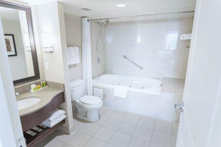 Hilton Niagara Falls/ Fallsview and Suites - 141