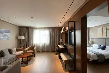 Yitel Premium (Beijing Wangjing 798) - 1