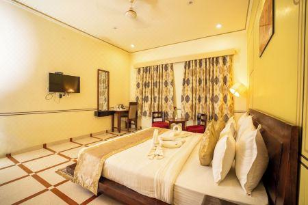 Laxmi Niwas - 12