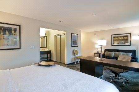 Hampton Inn & Suites Bellevue Downtown-Seattle - 9