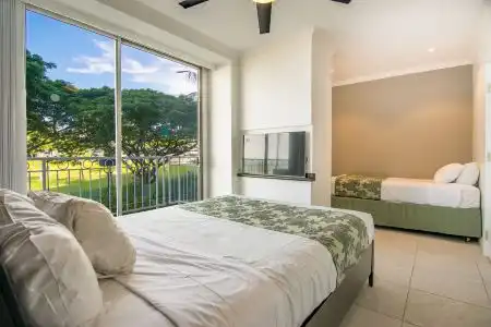 Waikiki Shore by OUTRIGGER - 31