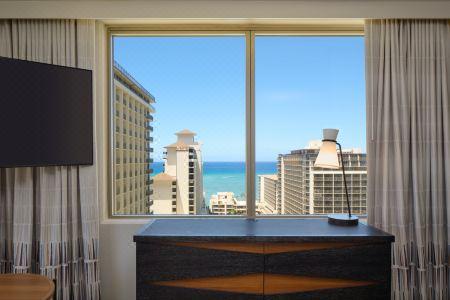 Embassy Suites by Hilton Waikiki Beach Walk - 37