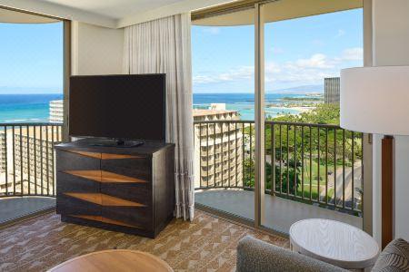 Embassy Suites by Hilton Waikiki Beach Walk - 96
