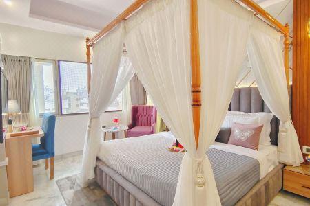 Sarang Palace - A Luxury Boutique - 161