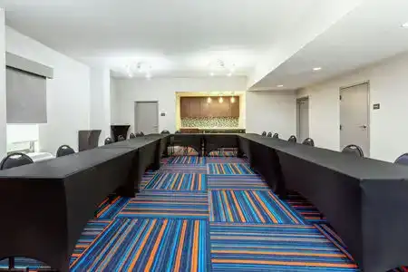 Hampton Inn Orlando-International Airport - 7