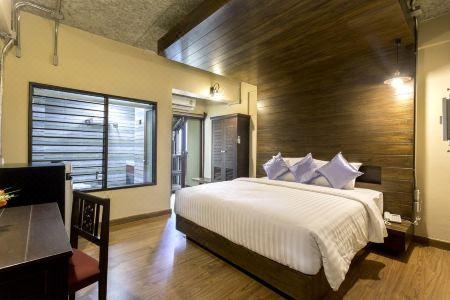 Night Bazaar Inn - 101
