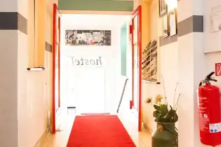 Hostel & - 2