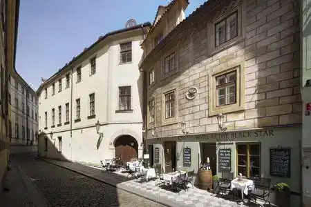 Black Star Suites - 5