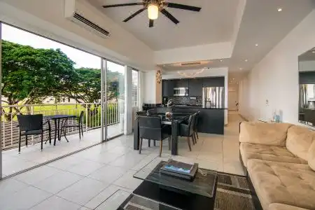 Waikiki Shore by OUTRIGGER - 32