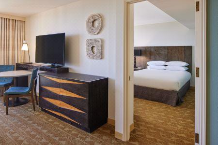 Embassy Suites by Hilton Waikiki Beach Walk - 90