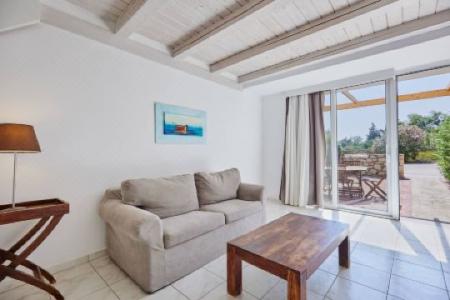 Lagoon Luxury Suites - 41