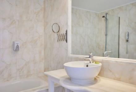 Lagoon Luxury Suites - 17