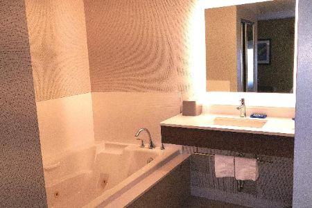 Holiday Inn Express & Suites SURREY by IHG - 63