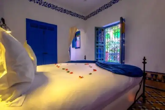 Riad Kaiss by Anika - 126