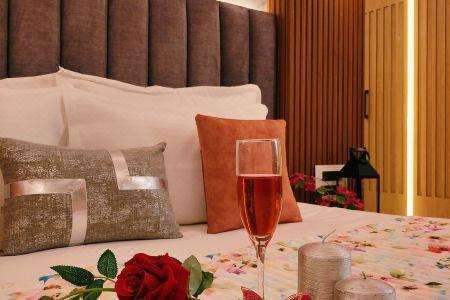 Sarang Palace - A Luxury Boutique - 124