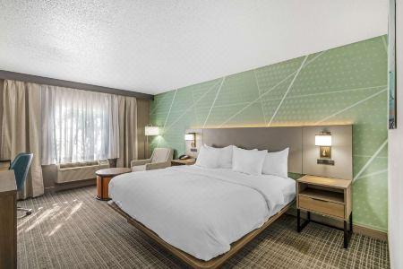 Comfort Inn & Suites Louisville Airport Fair & Expo - 17