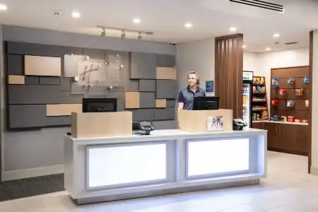 Holiday Inn Express & Suites FT MYERS BEACH-SANIBEL GATEWAY by IHG - 2