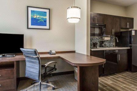 MainStay Suites Midland - 21