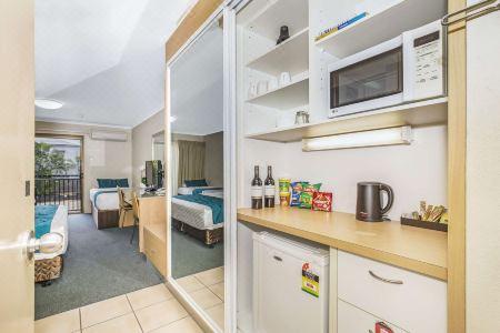 Best Western Airport 85 Motel - 49