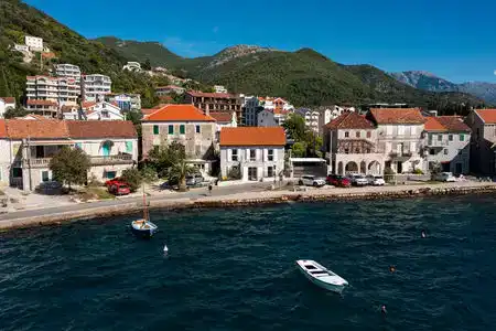 Villa Lastva is a Five Star Seafront Luxury Villa with Privite Pool - 7