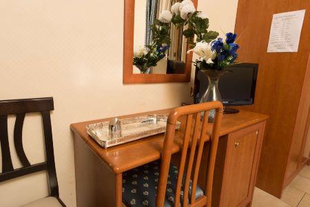 Cesar Palace Guesthouse - 9