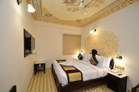 Nirbana Palace - A Heritage and Spa - 14