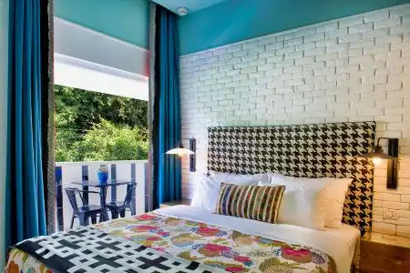 Center Chic - an Atlas Boutique - 3