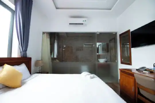 Kim Ngân - 37