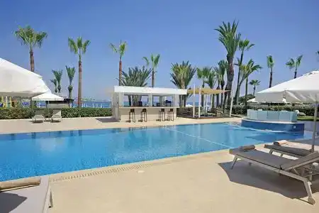 Okeanos Beach Boutique - 1