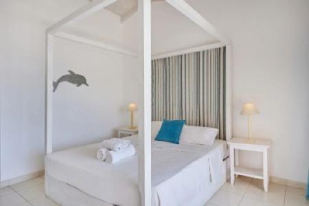 Lagoon Luxury Suites - 12
