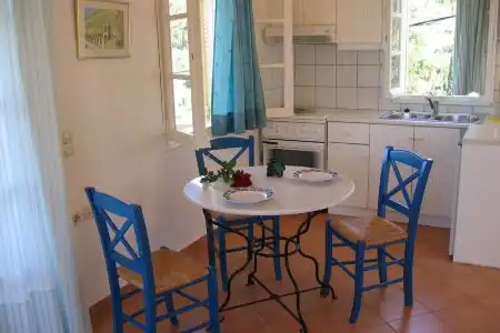 MELIKIRON LUXURY APARTMENTS - 13