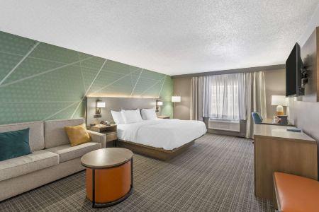 Comfort Inn & Suites Louisville Airport Fair & Expo - 24