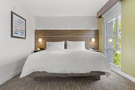 Holiday Inn Express & Suites SURREY by IHG - 56