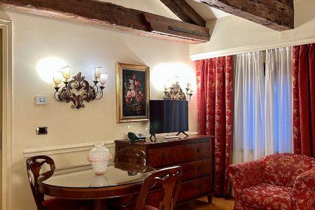 Suites Torre Dell'Orologio - 44