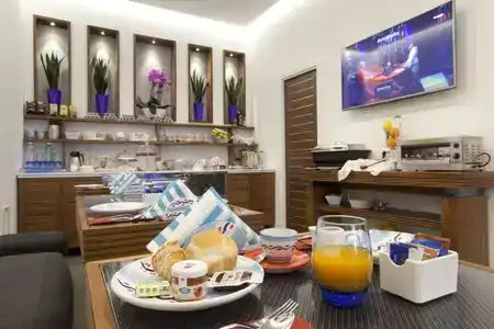 Tasso Suites & Spa - 8