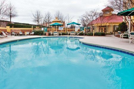 La Quinta Inn & Suites by Wyndham Greenville Haywood - 4