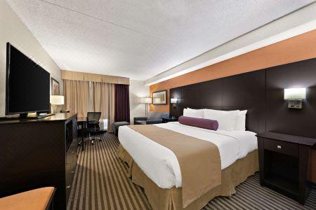 Best Western Plus Toronto North York & Suites - 21