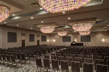 DoubleTree by Hilton Jacksonville Airport - 10