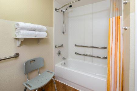 La Quinta Inn & Suites by Wyndham Greenville Haywood - 13