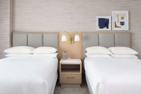 Hilton - 25
