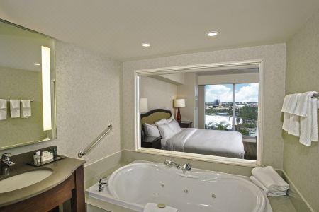 Hilton Niagara Falls/ Fallsview and Suites - 127