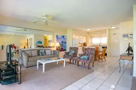 Waikiki Shore by OUTRIGGER - 53