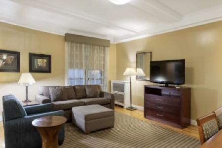 Best Western Plus Hospitality House - 37